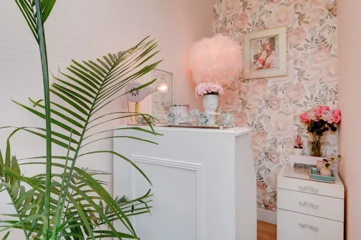 https://cdn.salonspotlight.com/photos/hj0HE7jYu7omztz4BcM8/d89ba94a-ec51-49e5-b71f-1349a40284f2_720x720