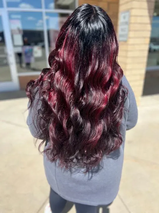 https://cdn.salonspotlight.com/photos/hkZXqlHM3861iCxqVUuQ/9a05f51a-f4fa-47ab-8e87-497e82c7f1c4_720x720