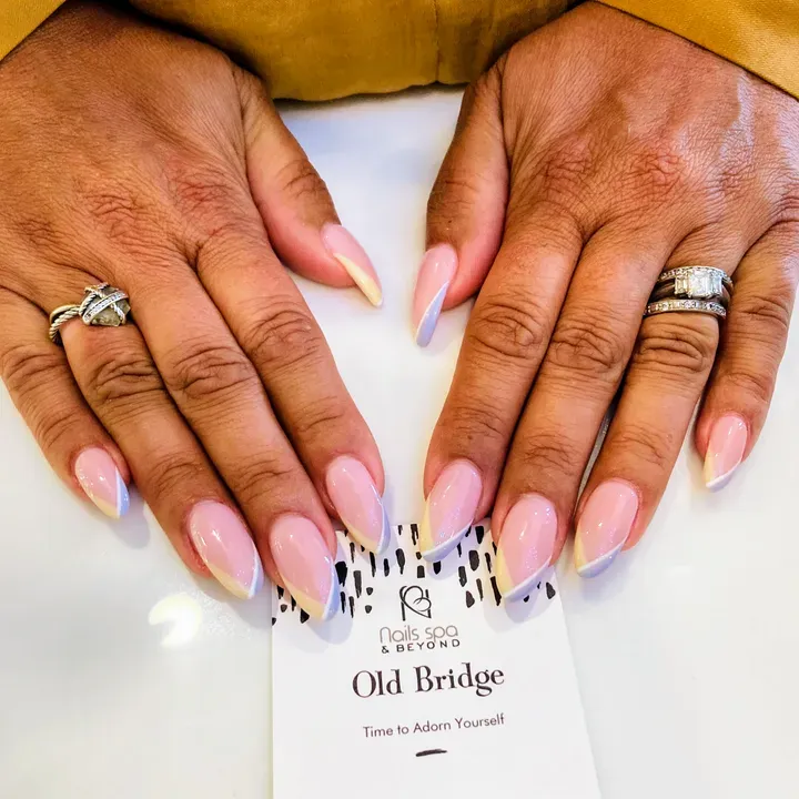 https://cdn.salonspotlight.com/photos/hlRu1hAlDoHZGWoSTnDB/23539f28-aaae-4b87-8c65-948836199e40_720x720