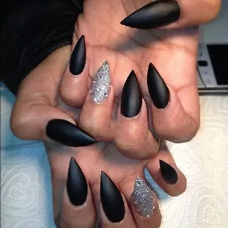 https://cdn.salonspotlight.com/photos/hnqX7KIRmCKzwZLDNQFZ/fc8af130-4cbf-43e4-a512-f3d306a70412_720x720