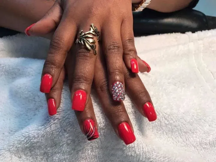 https://cdn.salonspotlight.com/photos/hoah98uVI3R6WpTmHPUy/0b63f2eb-fb78-4b08-9026-28b8f70072e1_720x720