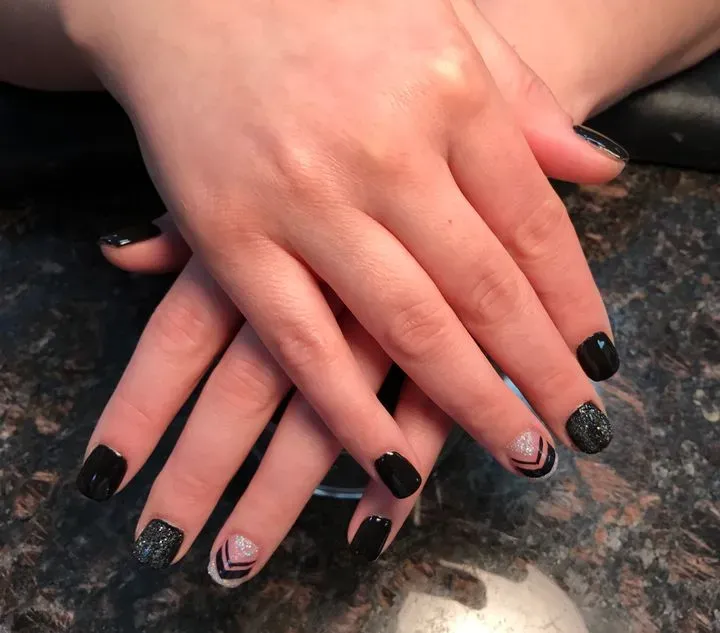https://cdn.salonspotlight.com/photos/hoah98uVI3R6WpTmHPUy/24c56b44-8a1c-4c4e-b618-4f5b98713b63_720x720