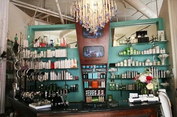 https://cdn.salonspotlight.com/photos/hpjwxcZlg3D4PftAcgxv/b33abf14-c26c-4c1b-b07d-03c5574458d8_720x720