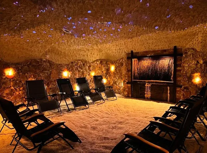 https://cdn.salonspotlight.com/photos/hpynTWv6AqVEwxqHHtAd/e07062f8-cb73-4313-8d4e-2cd8b3174974_720x720