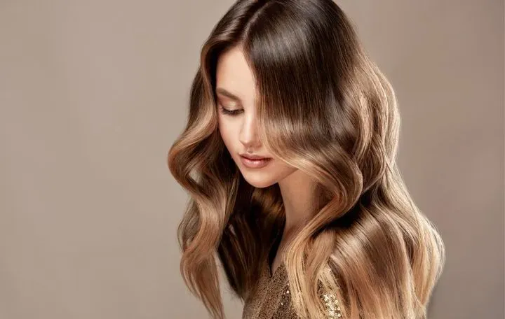 https://cdn.salonspotlight.com/photos/hqF3Udyu7240O86WGduC/30d0a560-ee7f-4ed2-aee1-39affcfdf296_720x720