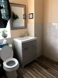 https://cdn.salonspotlight.com/photos/hqVOeSr8TaM4NwAeR2Hk/a4401ff3-0351-4fc9-aaf4-6c912451b5c8_720x720