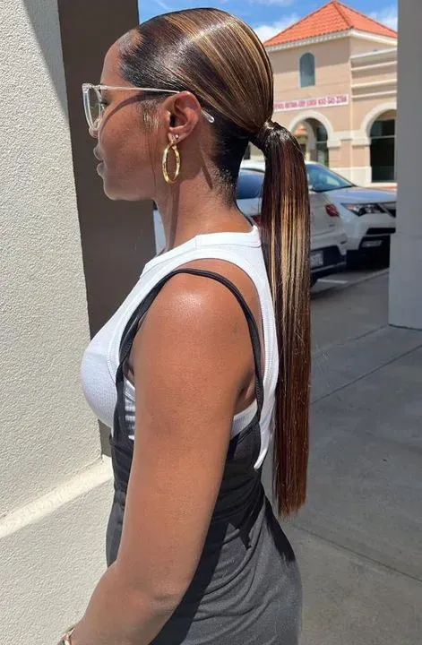 https://cdn.salonspotlight.com/photos/hqe5tCrnFaWkqC06LLCZ/38d57a22-4979-4947-9c96-8957d1de5eff_720x720