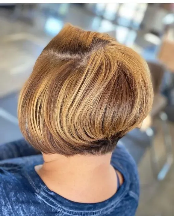 https://cdn.salonspotlight.com/photos/hqe5tCrnFaWkqC06LLCZ/fd67ccdb-2a75-41be-99b4-bae643ec524b_720x720