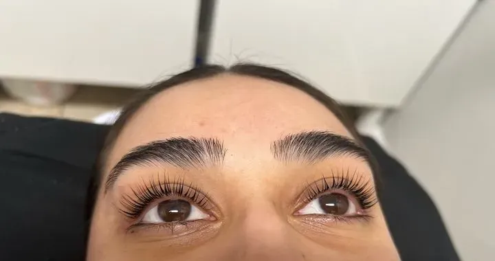 https://cdn.salonspotlight.com/photos/hrF1l00we72SV2hfyqOR/9ca7c37e-7bd7-4f9c-bbce-05ac9383bfc9_720x720