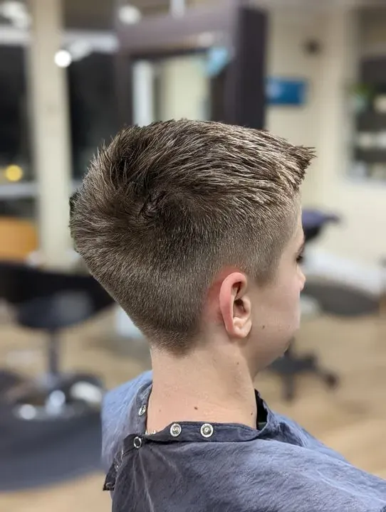 https://cdn.salonspotlight.com/photos/hsQ8xbPheEnswiGSQAvc/0c35bcfc-9198-4d3c-b3ef-857877beffa0_720x720