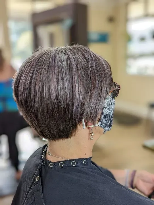 https://cdn.salonspotlight.com/photos/hsQ8xbPheEnswiGSQAvc/b67b43e5-4498-4f5a-a98a-85696311c6f8_720x720