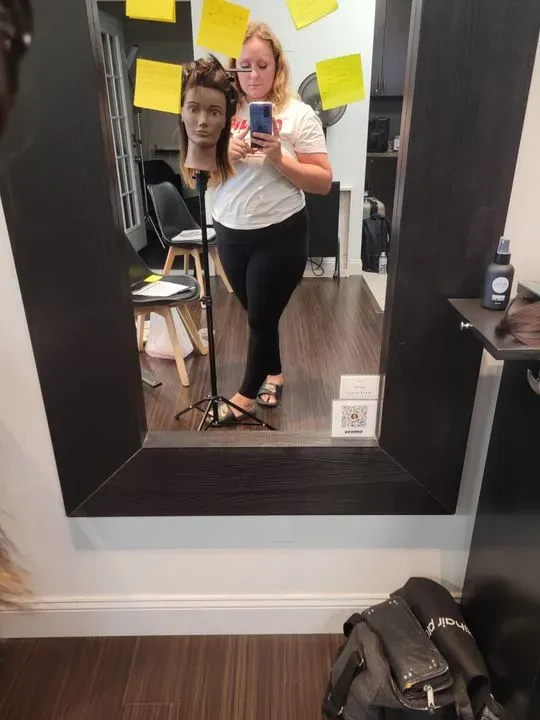 https://cdn.salonspotlight.com/photos/hsubVcuoupaqAsOCHZw1/cb7bbf0a-c213-499f-9f03-11d858afcaf6_720x720