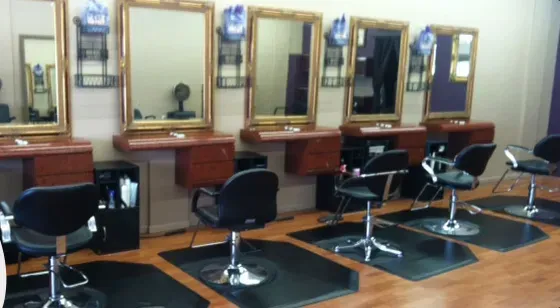 https://cdn.salonspotlight.com/photos/hvQtACCVDhwGD82bX86s/0c72c7b9-9af8-4da3-902a-29a20f3a138d_720x720