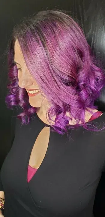 https://cdn.salonspotlight.com/photos/hwwyfavjyaOAc1IdcVwm/b8c09206-c19b-41af-a3ca-fc2888ee4535_720x720
