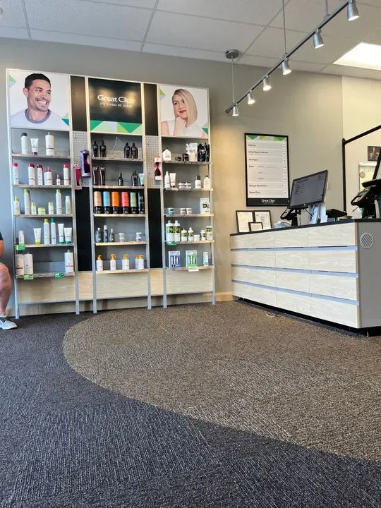 https://cdn.salonspotlight.com/photos/hwxdryL9Rc5DnJ7wySP8/c850b333-4911-4eab-9d63-07461cc7c7d9_720x720