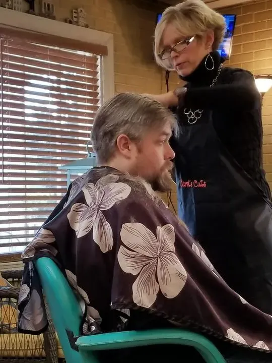 https://cdn.salonspotlight.com/photos/hx08t9SyuWEewEsndAa0/f622d6ac-04b2-4852-ba66-65e3ac390545_720x720