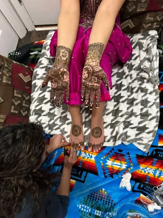 https://cdn.salonspotlight.com/photos/i0vckhEXOLb8suzO2YMF/33e1ef89-9eb6-4e60-aa2f-86a51457d613_720x720