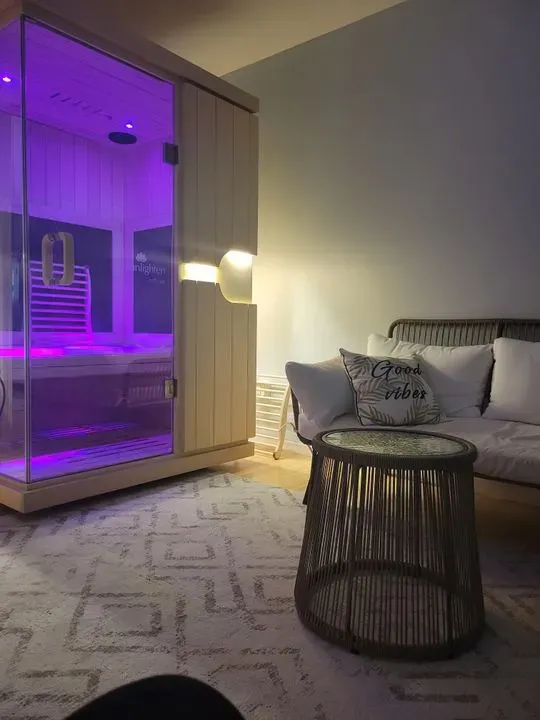 https://cdn.salonspotlight.com/photos/i1mmROUUuBZv7p1lAMKt/ce7771ff-24d7-4641-a7de-5c553dd4bc01_720x720