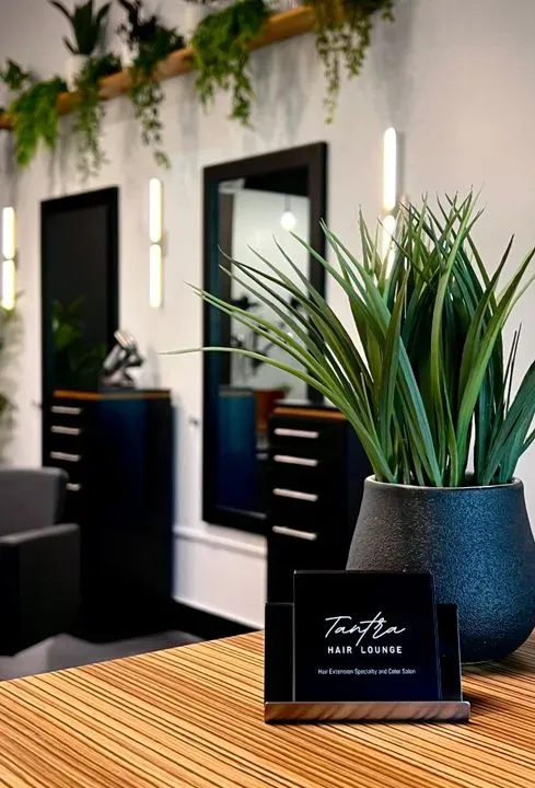 https://cdn.salonspotlight.com/photos/i5SDA3QRyBWUxCyJKf6j/ad5b227b-7215-4ea4-b31a-b485b90501c8_720x720