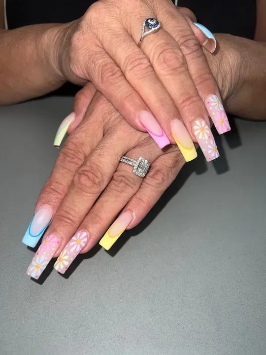 https://cdn.salonspotlight.com/photos/i6puzGXRNw1PeF97heGc/415f1805-9f6a-46dc-87ec-1048a01c6494_720x720