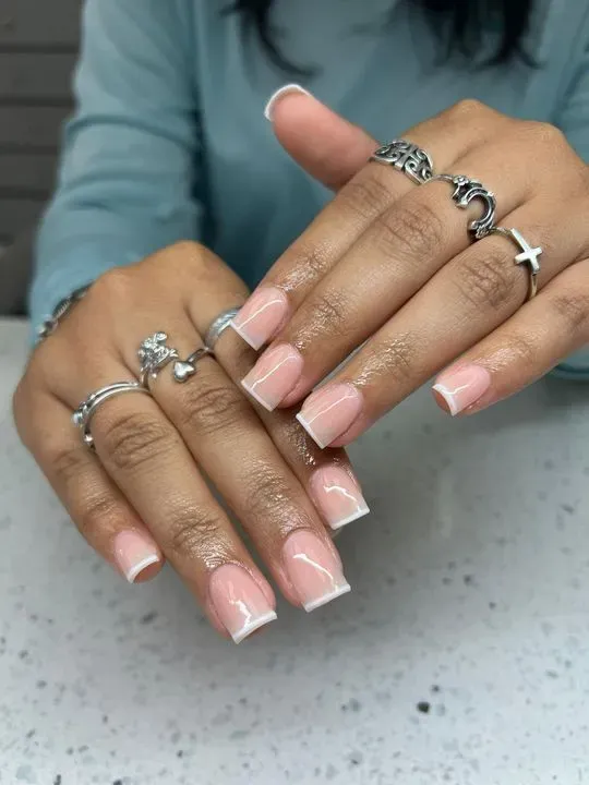 https://cdn.salonspotlight.com/photos/i6puzGXRNw1PeF97heGc/bc81b837-aa0d-4de1-837a-4af4286ad90e_720x720