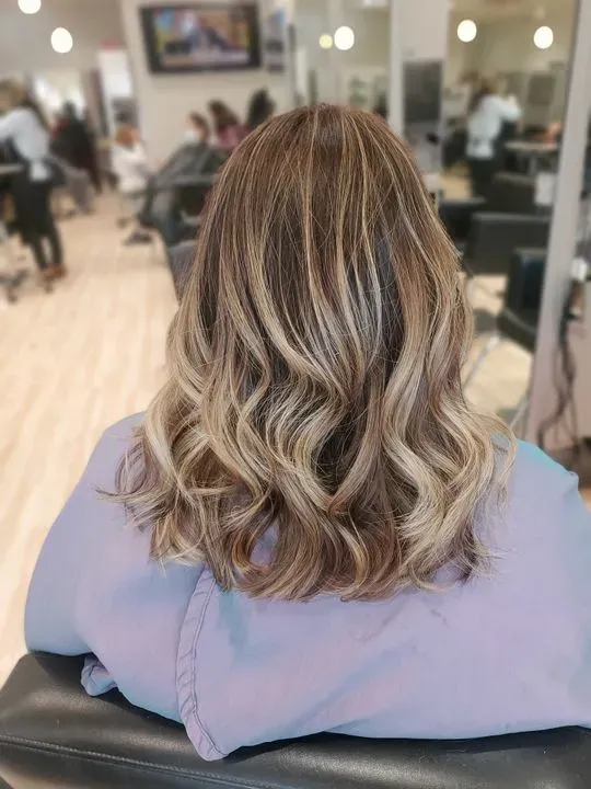 https://cdn.salonspotlight.com/photos/i8uBY06TxKY6Vy7piIco/0b5962c3-95ef-4059-8780-cd0b0ab6a201_720x720