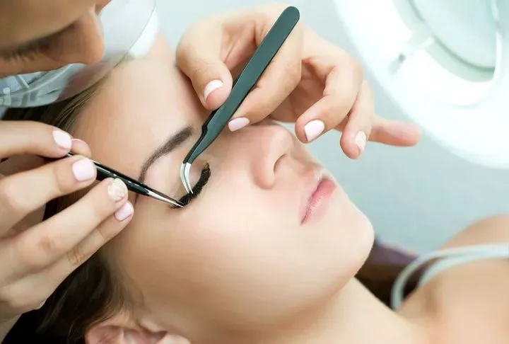 https://cdn.salonspotlight.com/photos/i9HDiQnd5vFS1bd4SKqd/58c65560-7d03-46f7-b655-b890c375a58d_720x720