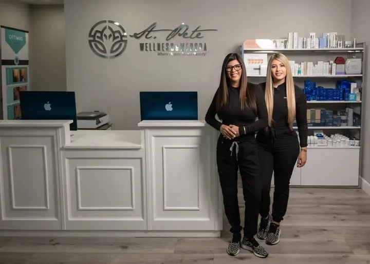 https://cdn.salonspotlight.com/photos/iABHYKueIFTXL97pB0w8/de713698-809b-4880-9c7b-49add414da53_720x720