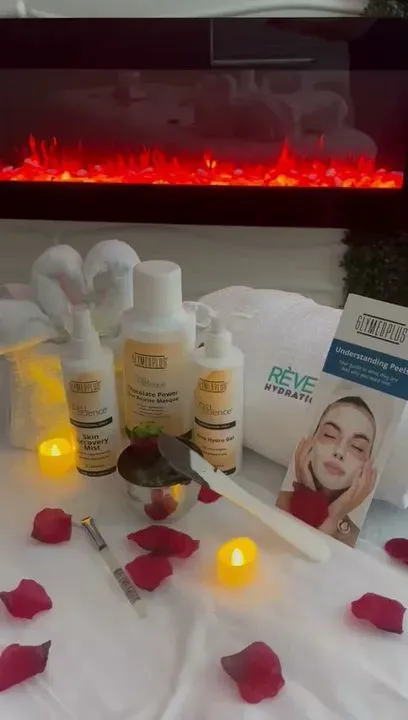 https://cdn.salonspotlight.com/photos/iBHngg1ru8jc42OS6rW5/94bc7e55-6a72-4dc1-9b9c-f72e3c58cbea_720x720