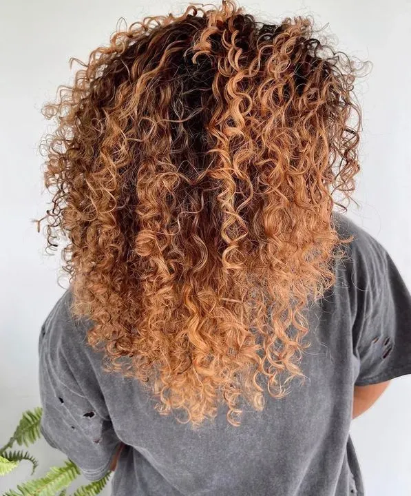 https://cdn.salonspotlight.com/photos/iBmVHAf2tWCb5Z4FXvtg/1700d1c7-0225-458e-a5f0-f3f80548c84a_720x720