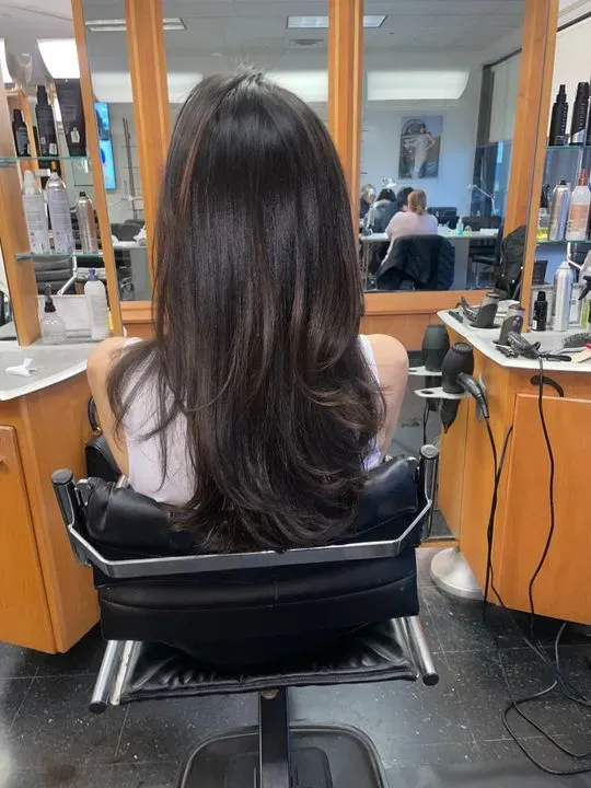 https://cdn.salonspotlight.com/photos/iBmVHAf2tWCb5Z4FXvtg/c552043d-dc14-4ea8-9d23-41d2f492158c_720x720