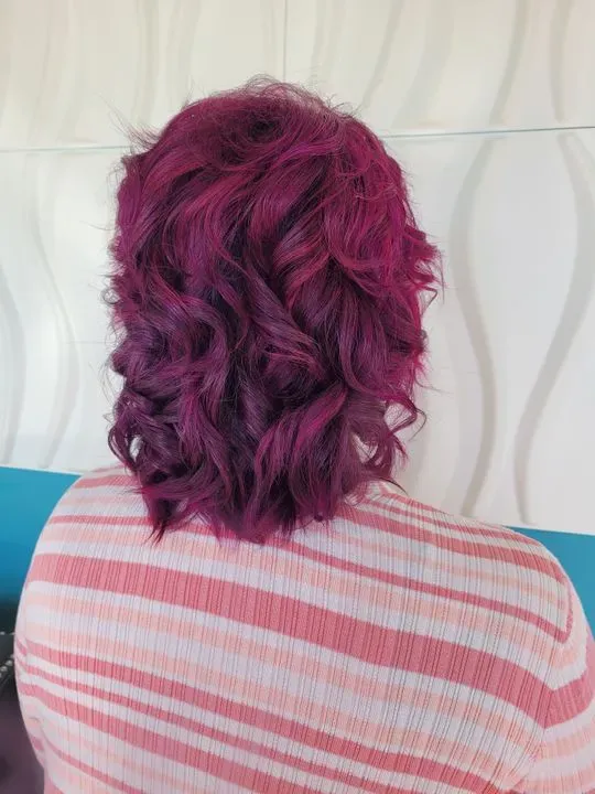 https://cdn.salonspotlight.com/photos/iCCrXRvKCn2fjWQNC4jO/f02b13b0-18de-4dbb-bb8e-b81668a3faba_720x720