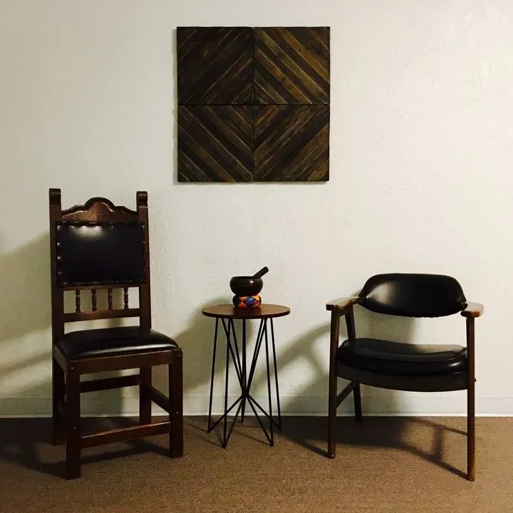 https://cdn.salonspotlight.com/photos/iE53XEWwTyKXtBaFiZEZ/6b0bb72b-9c80-417d-af20-562a17b25a77_720x720