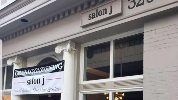 https://cdn.salonspotlight.com/photos/iExHBr2X9l3u2nodKaYn/273602e1-f713-449c-b8b8-3a4f76e0090c_720x720