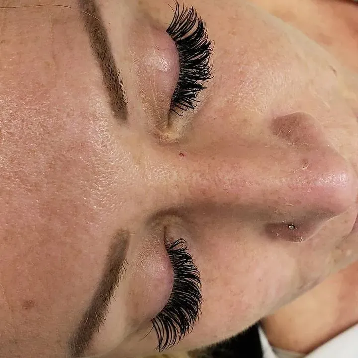 https://cdn.salonspotlight.com/photos/iGfpvqy8AMENcyZYYfTB/427b7857-c742-45a2-a411-9863a668a7ae_720x720