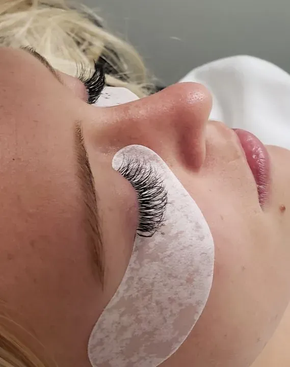 https://cdn.salonspotlight.com/photos/iGfpvqy8AMENcyZYYfTB/81ae84e9-285f-4f8f-aa2b-34f5e4ba2a25_720x720