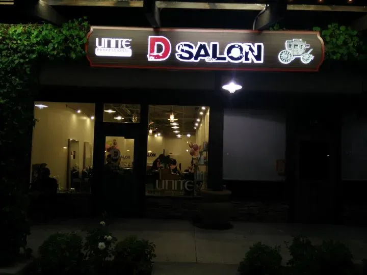 https://cdn.salonspotlight.com/photos/iH5Jb7gWcwMLrwF8qbOT/8615627a-66ad-4e32-b2ae-e00581a814b5_720x720