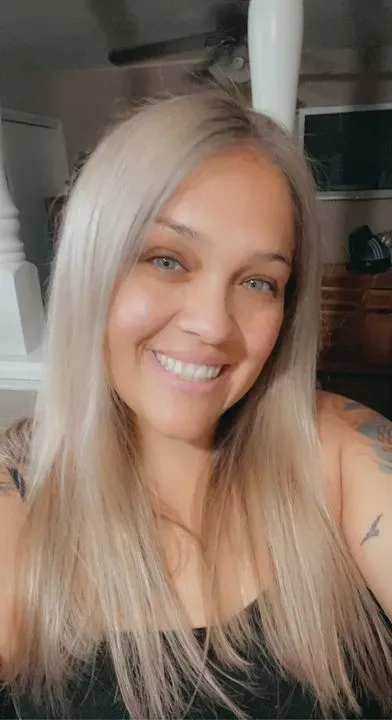 https://cdn.salonspotlight.com/photos/iH5Jb7gWcwMLrwF8qbOT/c203f426-ba7e-487b-9cd4-fb5c4622da1c_720x720