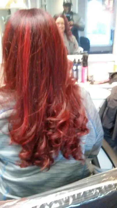https://cdn.salonspotlight.com/photos/iHsgQxLRzfHXg3uSntLY/5818832e-ca3f-4be3-8cc2-36226d239ab4_720x720