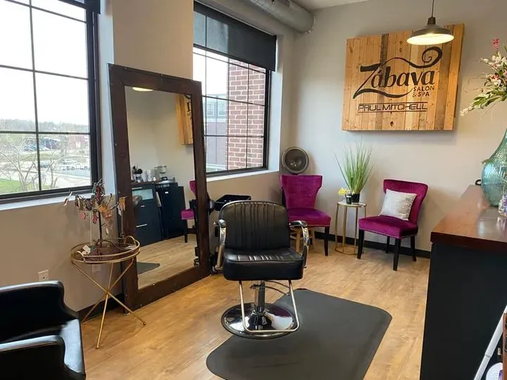 https://cdn.salonspotlight.com/photos/iK92hg1WNakqGPsfe1na/5c486d83-8fdf-4a15-9279-9e0a3654e2ea_720x720