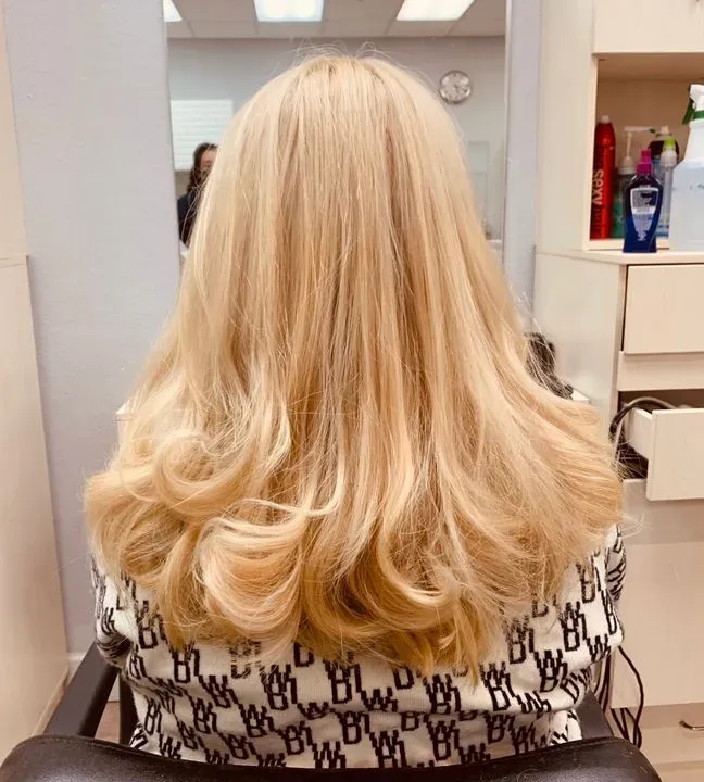 https://cdn.salonspotlight.com/photos/iKwyija6zGCcNqF7vDv3/57416994-f613-400f-888b-c965adcd4757_720x720