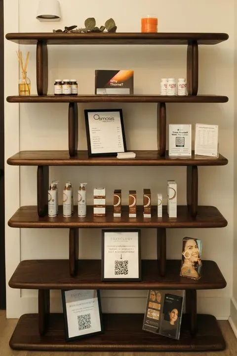 https://cdn.salonspotlight.com/photos/iLfMzv4xSomLZI3tlDr2/7ac4ce58-8618-4a6c-8f76-4fb012265acd_720x720