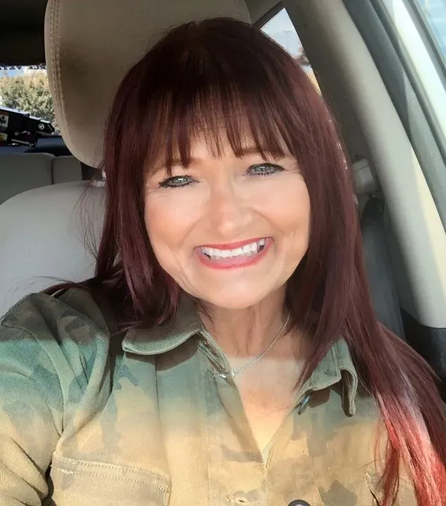 https://cdn.salonspotlight.com/photos/iMlf4ZrloHKBk2B9nbBT/70beeb56-65c8-40ba-9e26-4be86cab7f9d_720x720