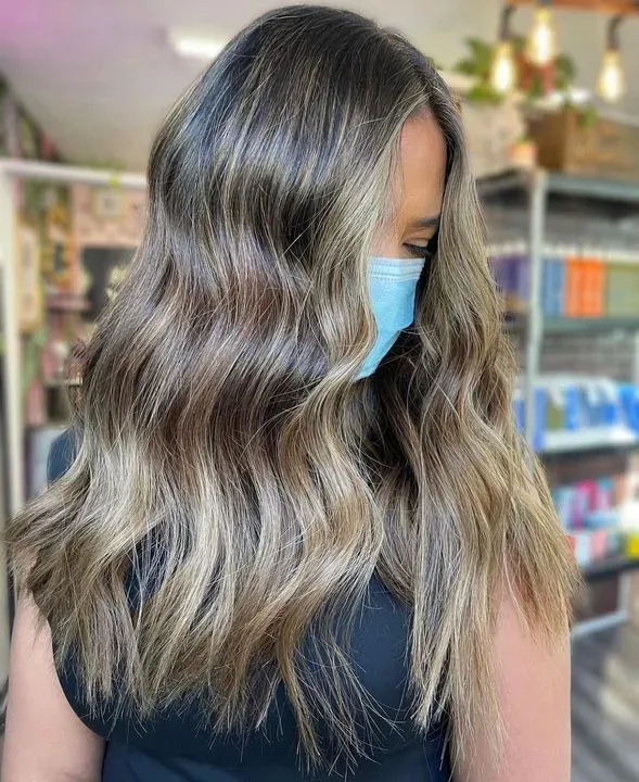https://cdn.salonspotlight.com/photos/iNR2vD3QuhTJdekN1CnN/fa22a095-ef04-4050-adca-943e859540d2_720x720
