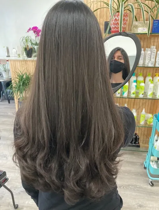 https://cdn.salonspotlight.com/photos/iOY66JnKcP22BH2rzTn0/41024949-32b5-436c-be73-81c7f3c05789_720x720