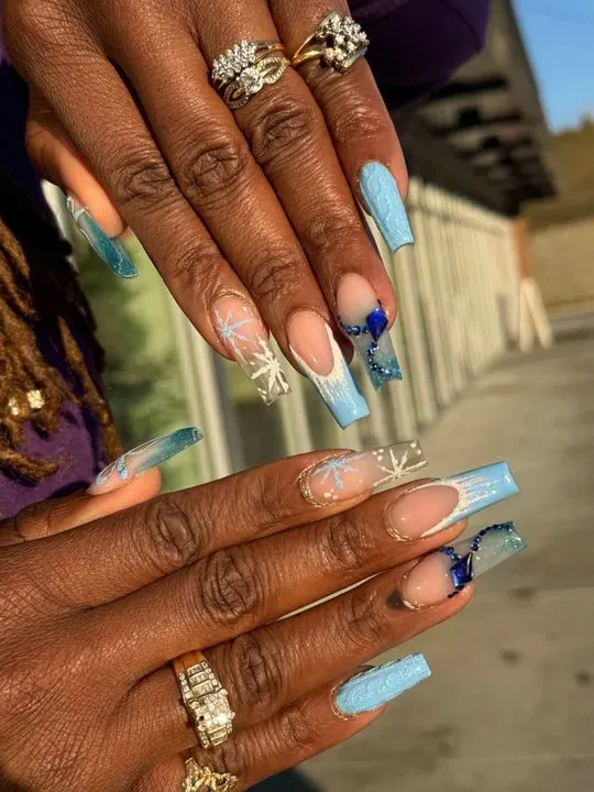 https://cdn.salonspotlight.com/photos/iOqiB1DGPJ1cghpfUISu/e1f8b688-ed73-4719-847a-7910faee03b3_720x720