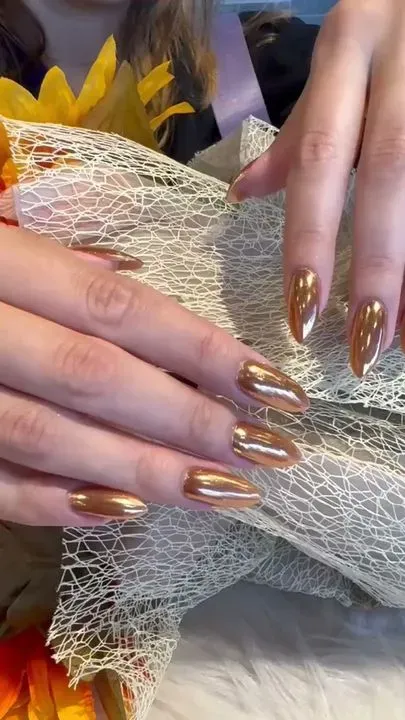 https://cdn.salonspotlight.com/photos/iOqiB1DGPJ1cghpfUISu/e46f598f-d6b1-4372-8e73-233eff96ece5_720x720