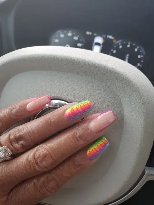 https://cdn.salonspotlight.com/photos/iSq5rJ3vv1XuL8ia0N3U/19963f7b-d433-420c-ba1f-e95092f46e8f_720x720