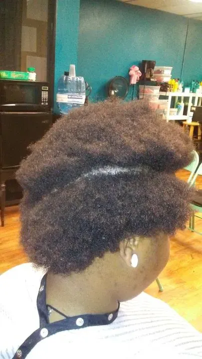https://cdn.salonspotlight.com/photos/iUKiZkrLdfU07IMOgMZk/a1f7b25f-1e9c-4256-9304-9431f416b879_720x720