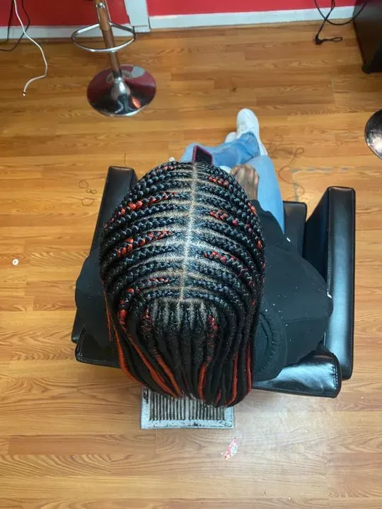 https://cdn.salonspotlight.com/photos/iWSbWTfMQJ3IHDs6M9Q2/3b08fad2-ade7-4f45-b126-45e3c5f2996f_720x720